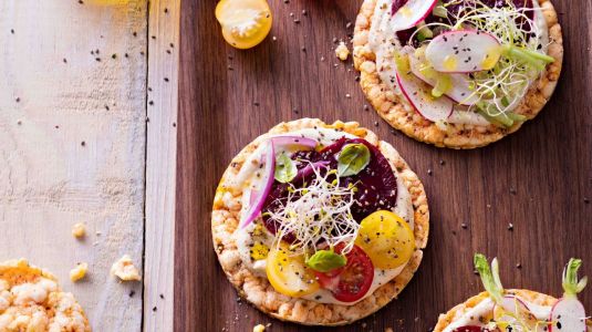 Galettes apéritives houmous et betterave